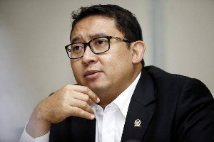 Puisi Doa Yang Ditukar, Fadli Zon: